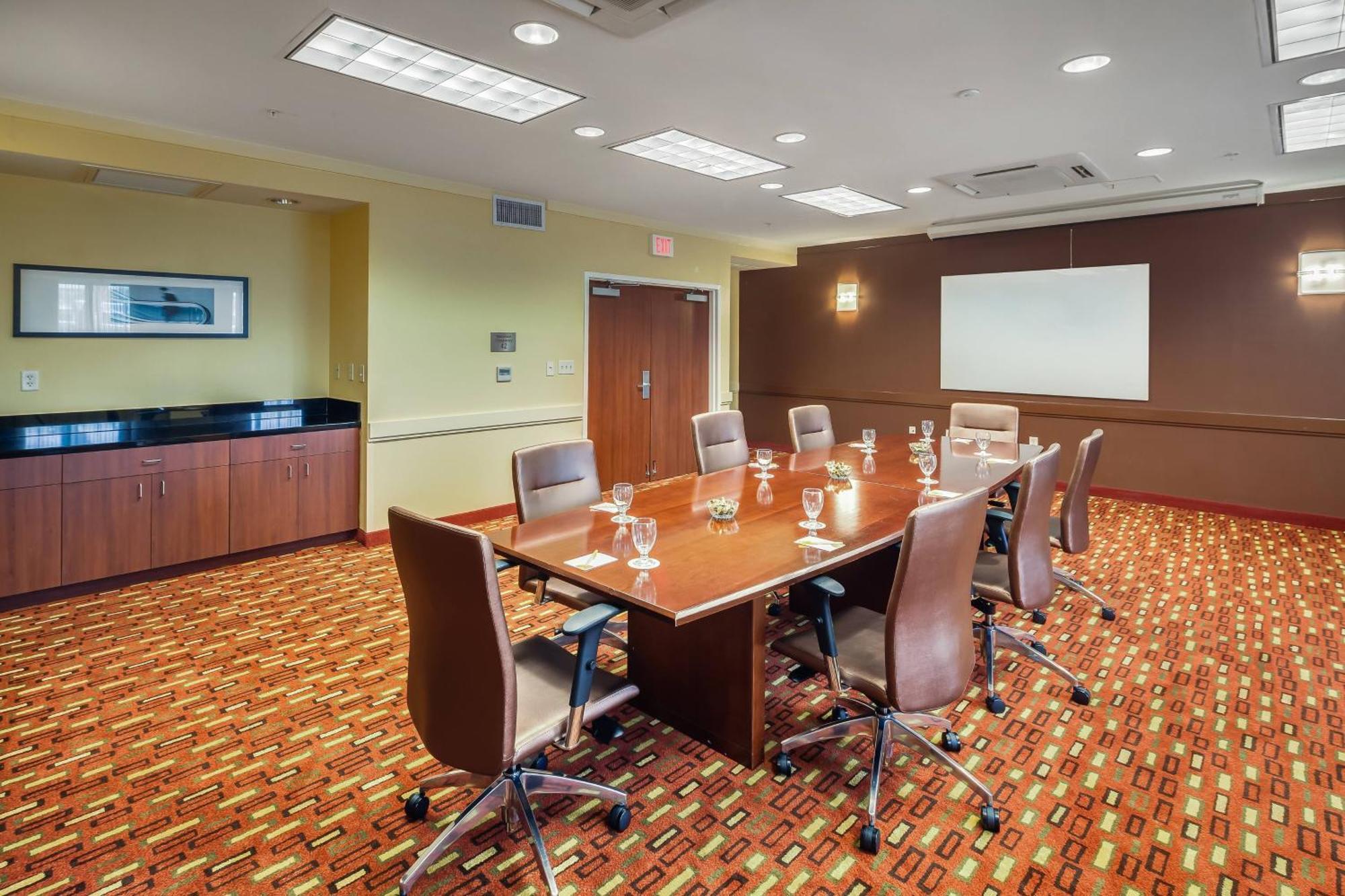 Courtyard By Marriott Jacksonville Beach Oceanfront Exterior photo